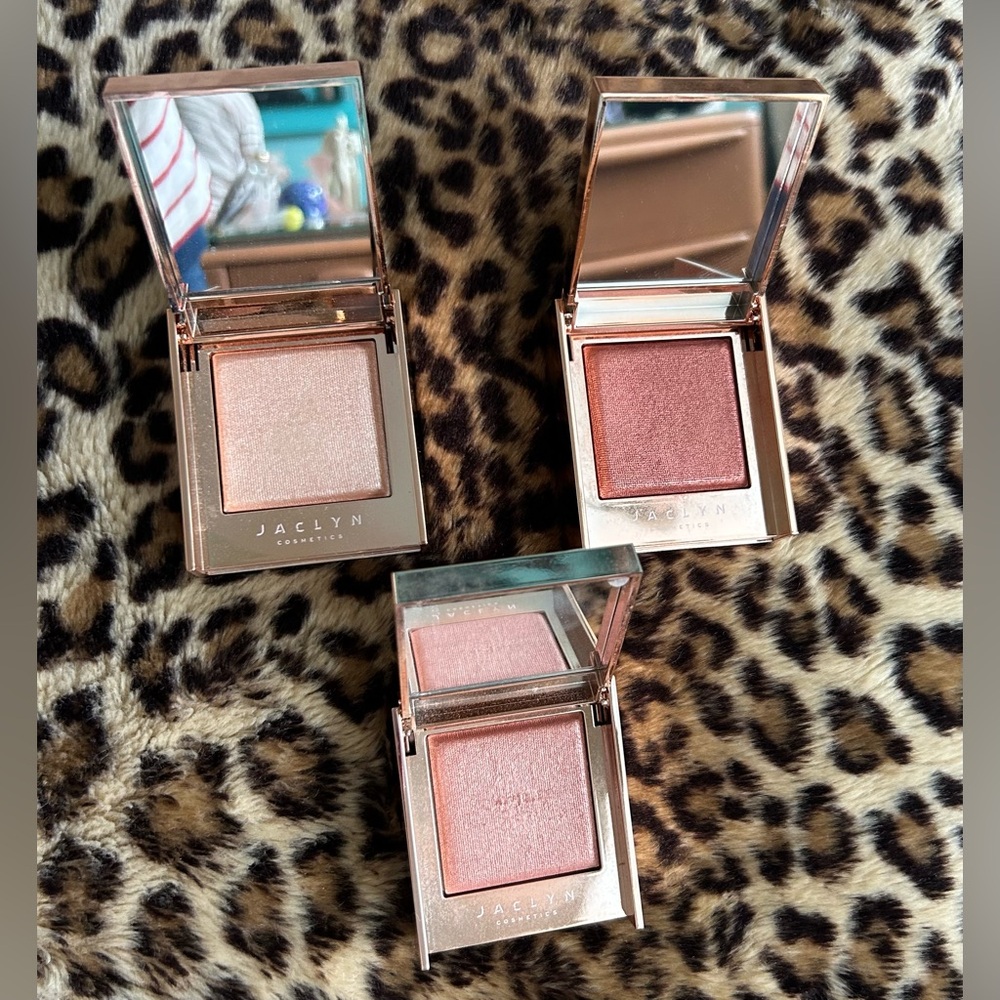 Jaclyn Cosmetics Highlighter Illuminator